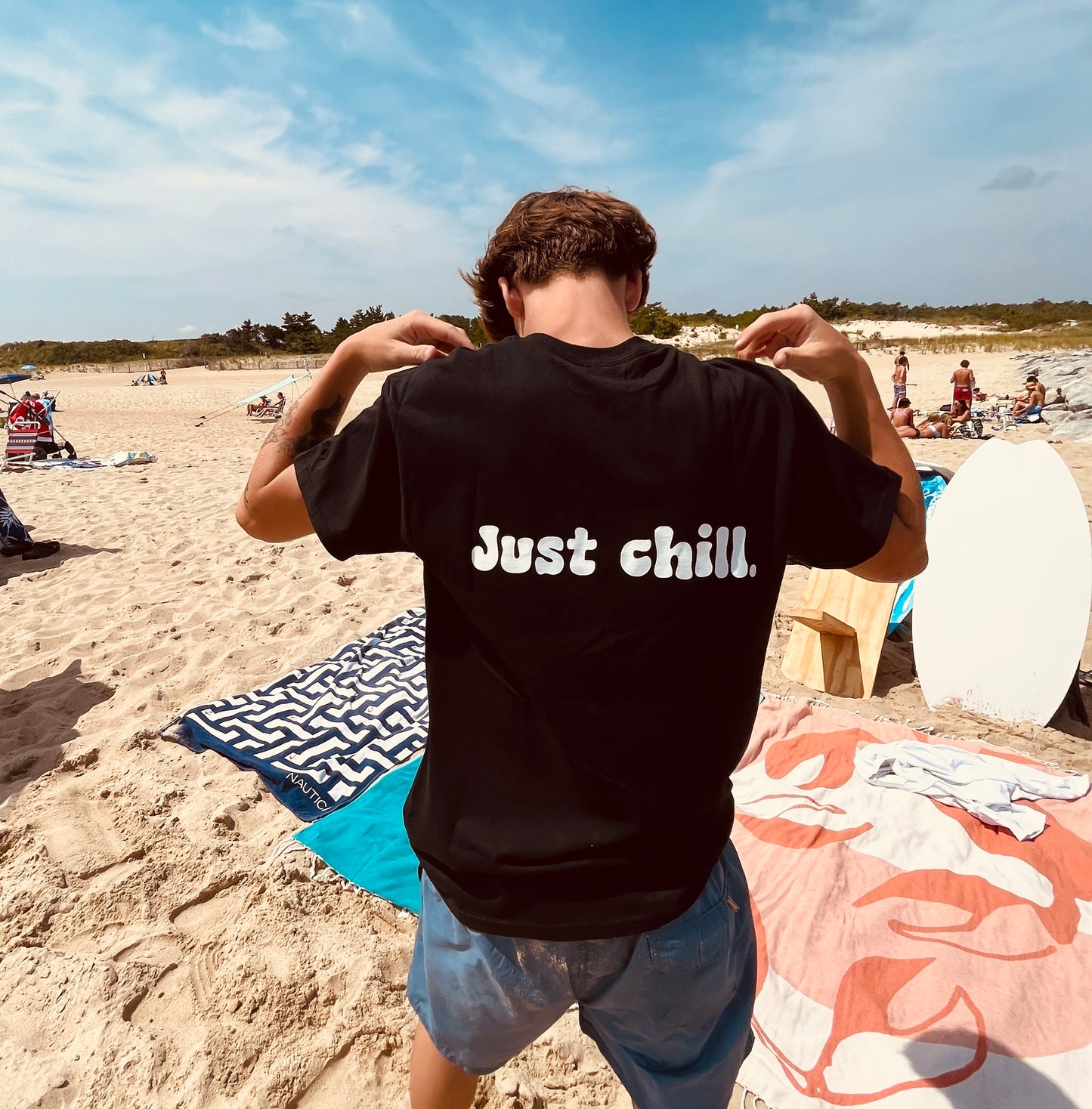 Classic Just chill T (Black)